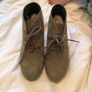 Wedge booties - tan